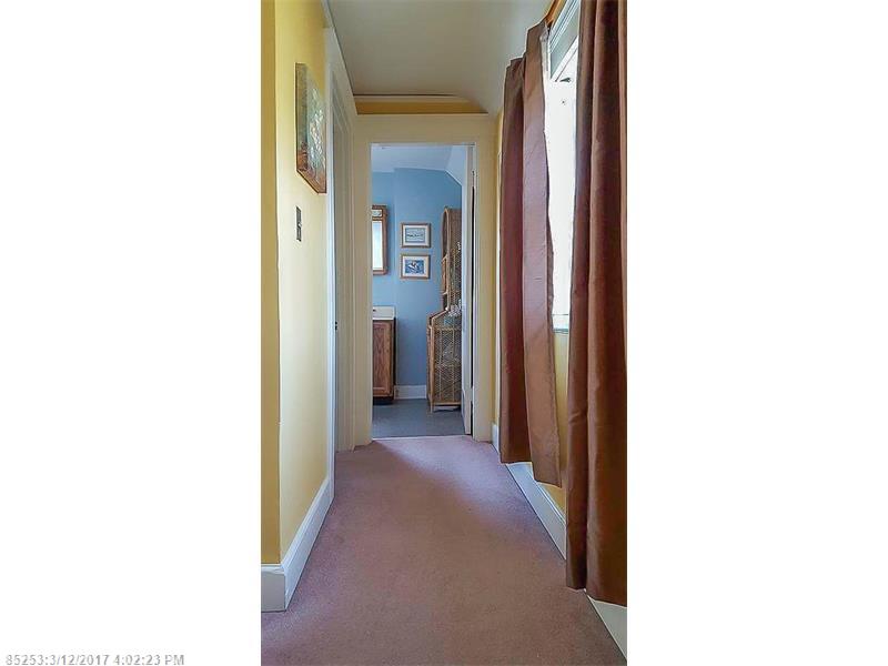 4 Cobb RD, Bath, ME 04530