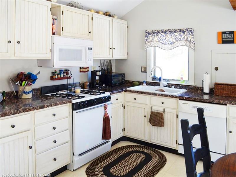 27 Dodge RD, Edgecomb, ME 04556