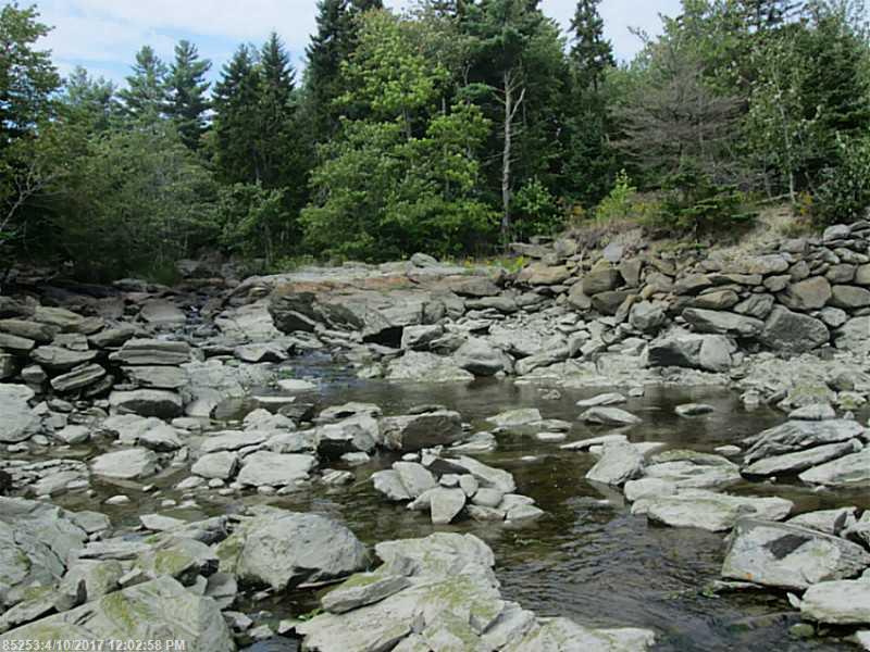 681 US Route 1, Hancock, ME 04640