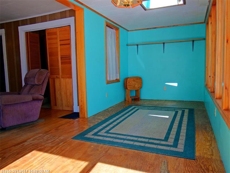 20 Lincoln ST, Houlton, ME 04730