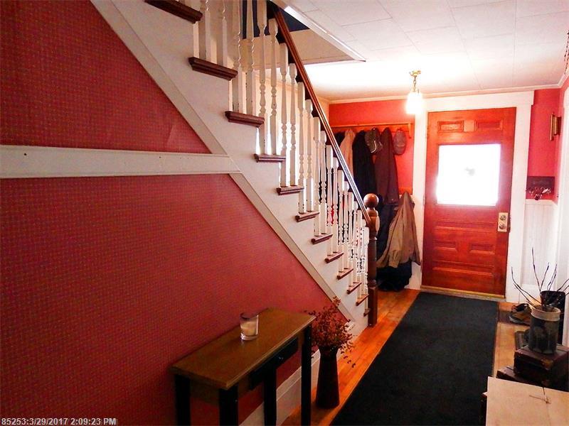 3 Leonard ST, Houlton, ME 04730