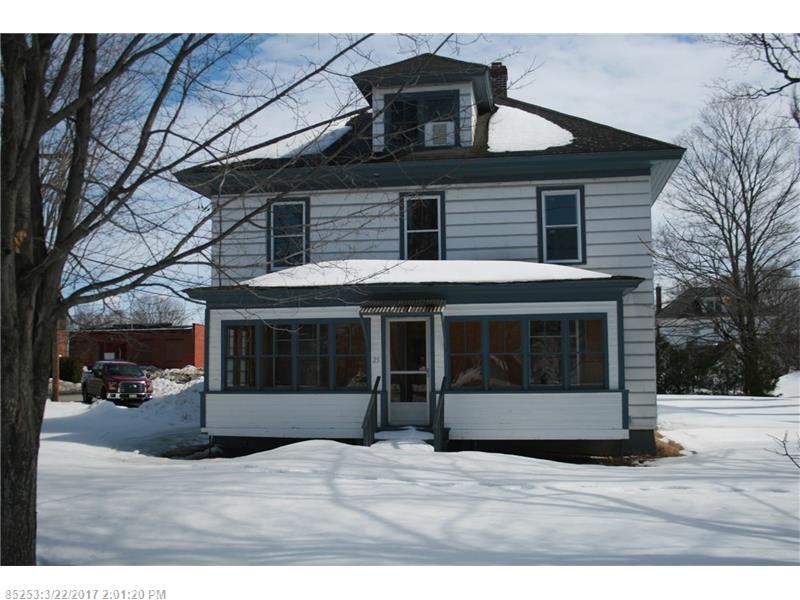 25 Bowdoin ST, Houlton, ME 04730