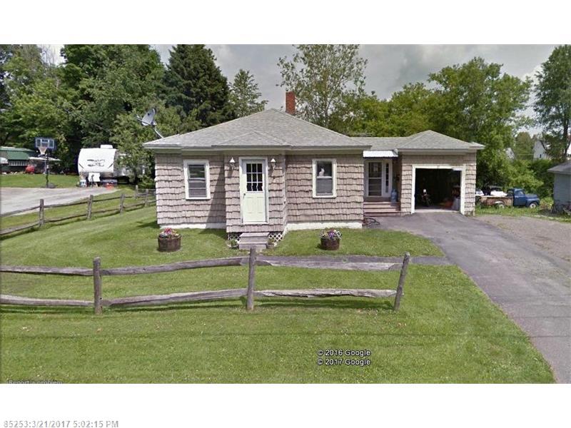 21 Cleveland ST, Houlton, ME 04730