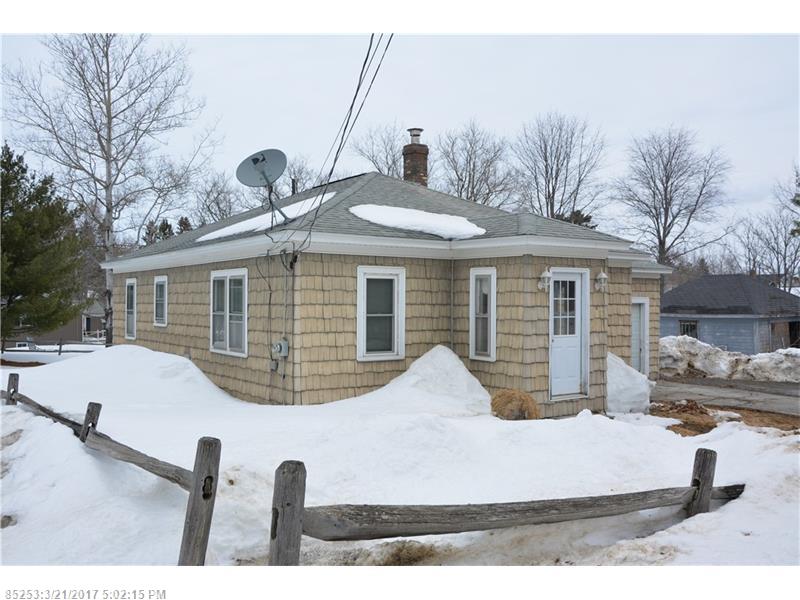 21 Cleveland ST, Houlton, ME 04730