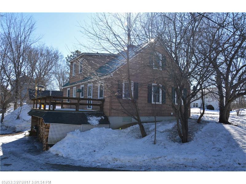 27 Maple ST, Houlton, ME 04730