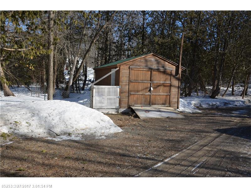 27 Maple ST, Houlton, ME 04730