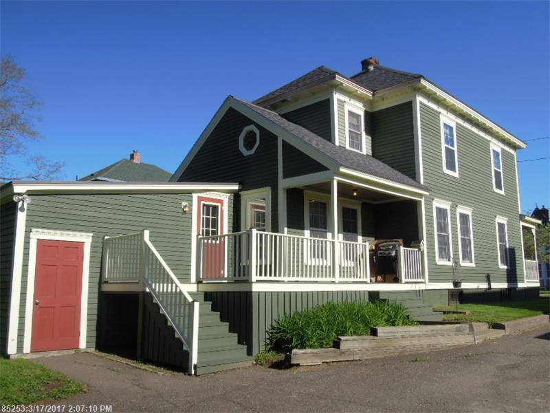 17 Thomas AVE, Caribou, ME 04736
