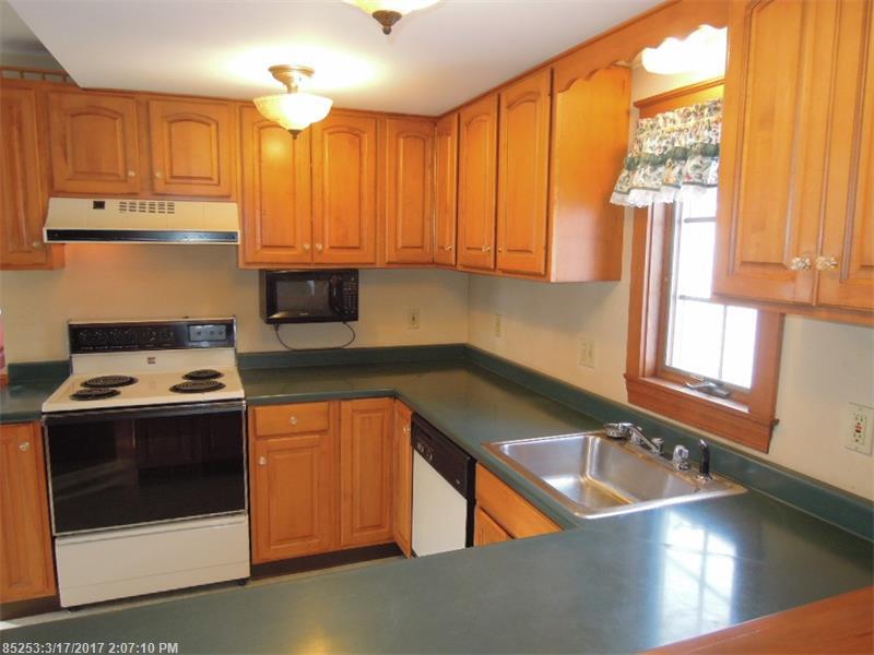 17 Thomas AVE, Caribou, ME 04736
