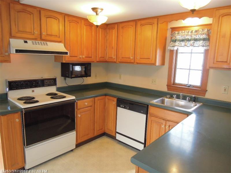 17 Thomas AVE, Caribou, ME 04736