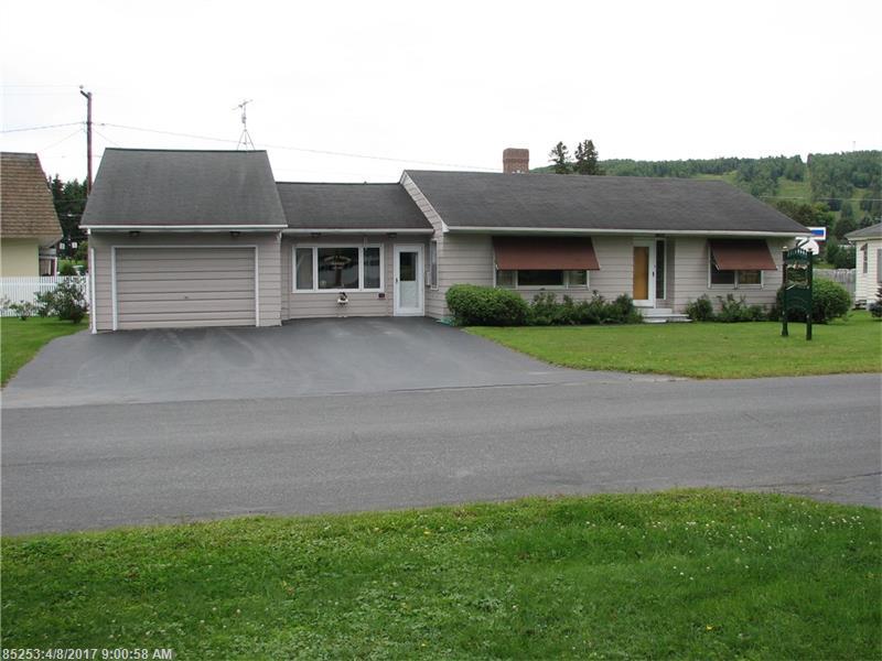18 Meadow LN, Fort Kent, ME 04743