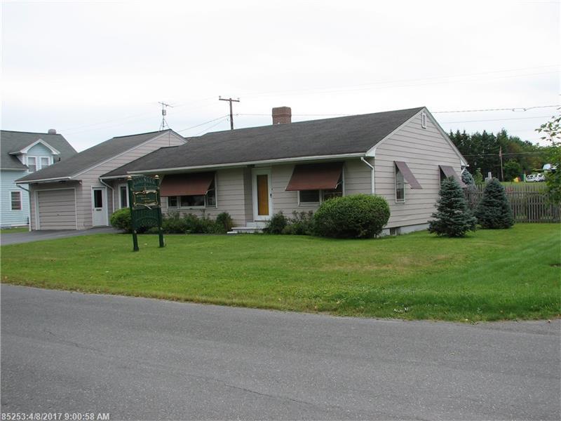 18 Meadow LN, Fort Kent, ME 04743