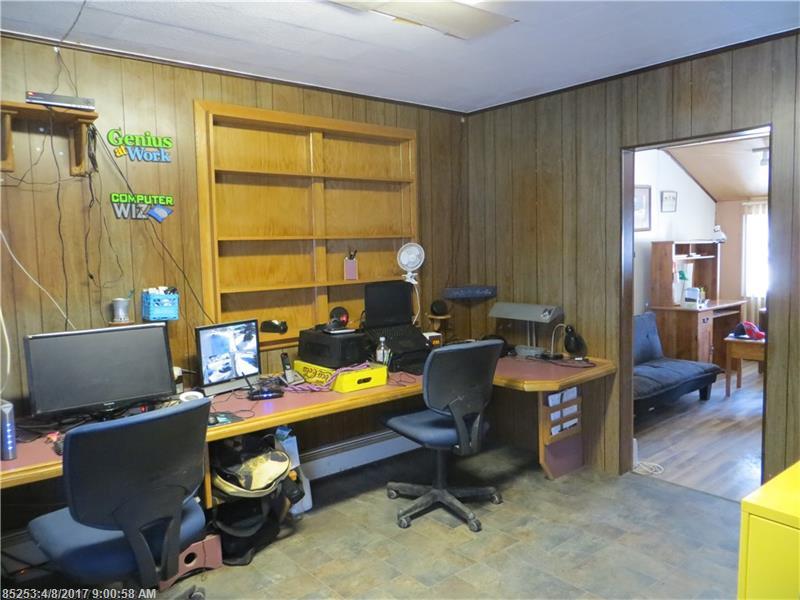 18 Meadow LN, Fort Kent, ME 04743