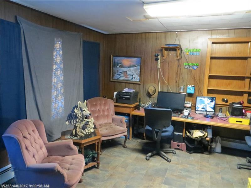 18 Meadow LN, Fort Kent, ME 04743