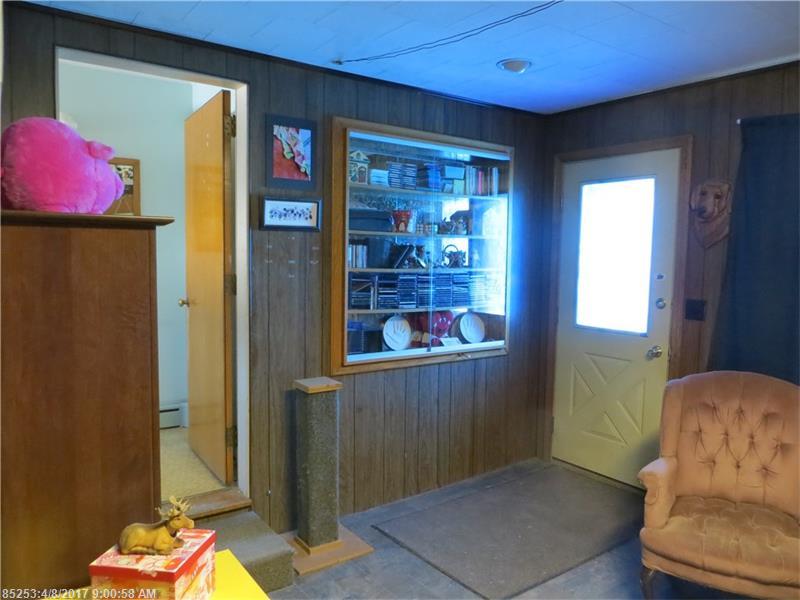 18 Meadow LN, Fort Kent, ME 04743