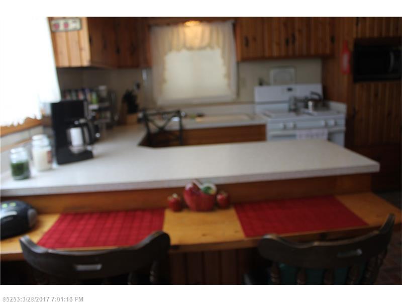 95 Houlton RD, Island Falls, ME 04747