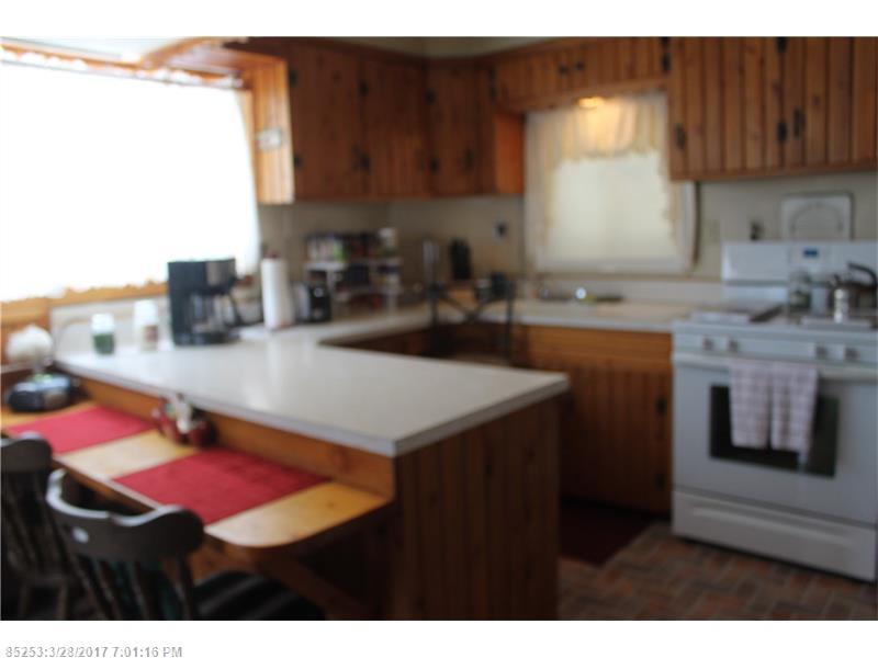 95 Houlton RD, Island Falls, ME 04747