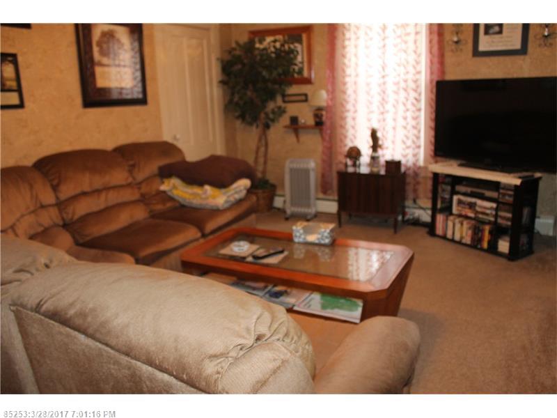 95 Houlton RD, Island Falls, ME 04747