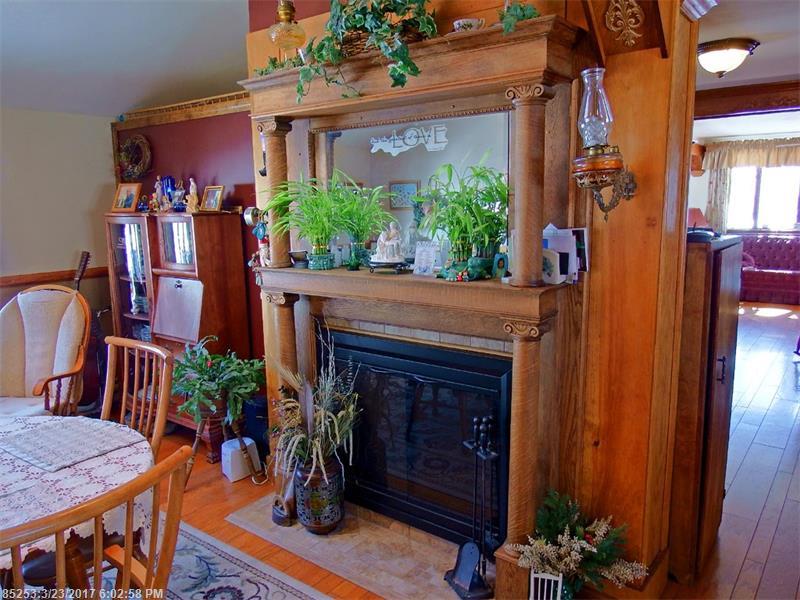 64 Library ST, Island Falls, ME 04747