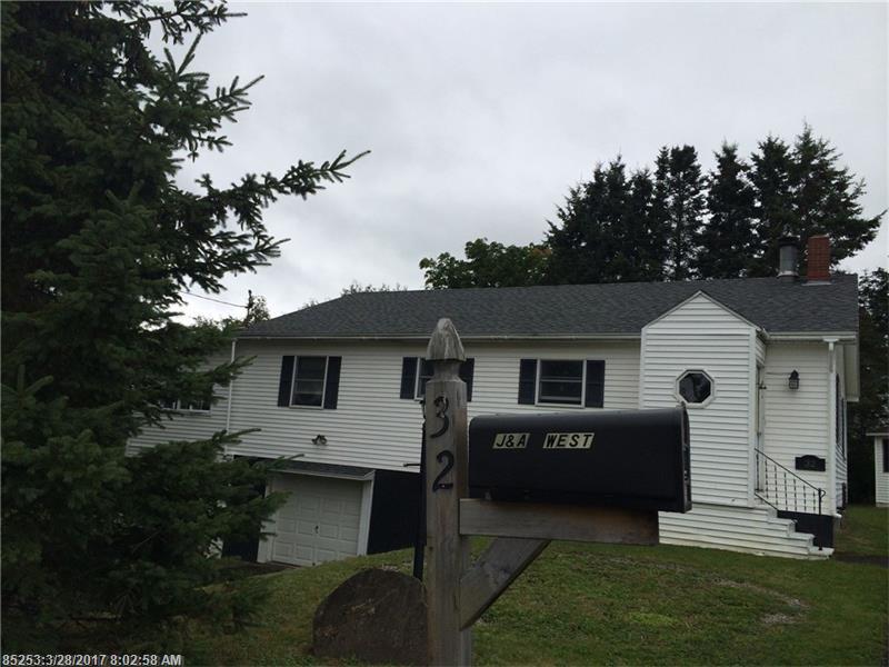32 Leighton AVE, Limestone, ME 04750