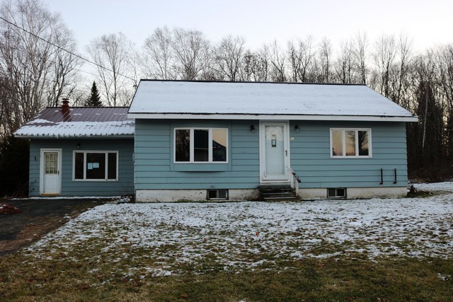 24 Maple StreetMars Hill, ME, 04758Aroostook County