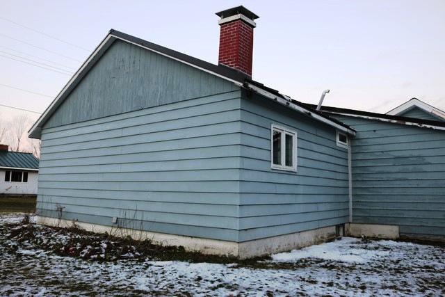 24 Maple StreetMars Hill, ME, 04758Aroostook County
