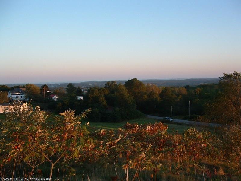 40 Mountain RD, Rockland, ME 04841