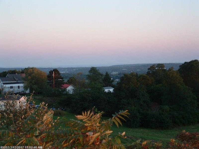 40 Mountain RD, Rockland, ME 04841