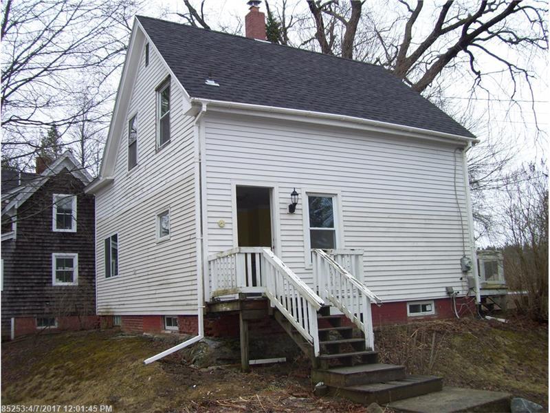 105 New County RD, Rockland, ME 04841