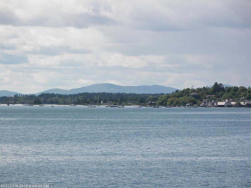 216 ZEKES POINT RD, Vinalhaven, ME 04863