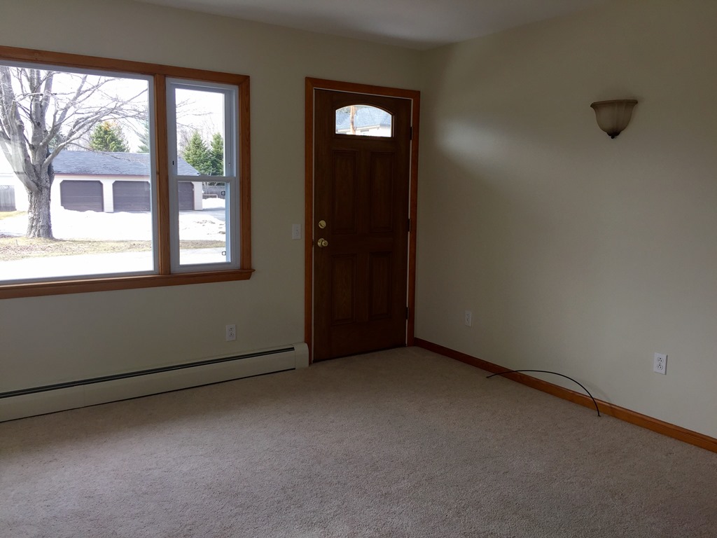10 Oakdale Street, Waterville, ME 04901