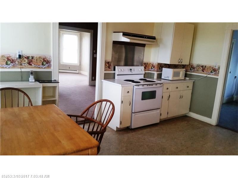 17 clinton AVE, Winslow, ME 04901