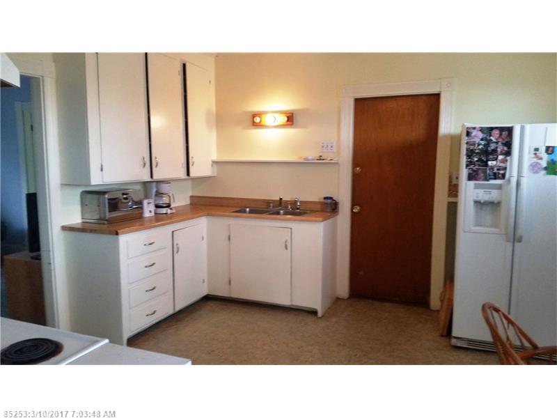 17 clinton AVE, Winslow, ME 04901