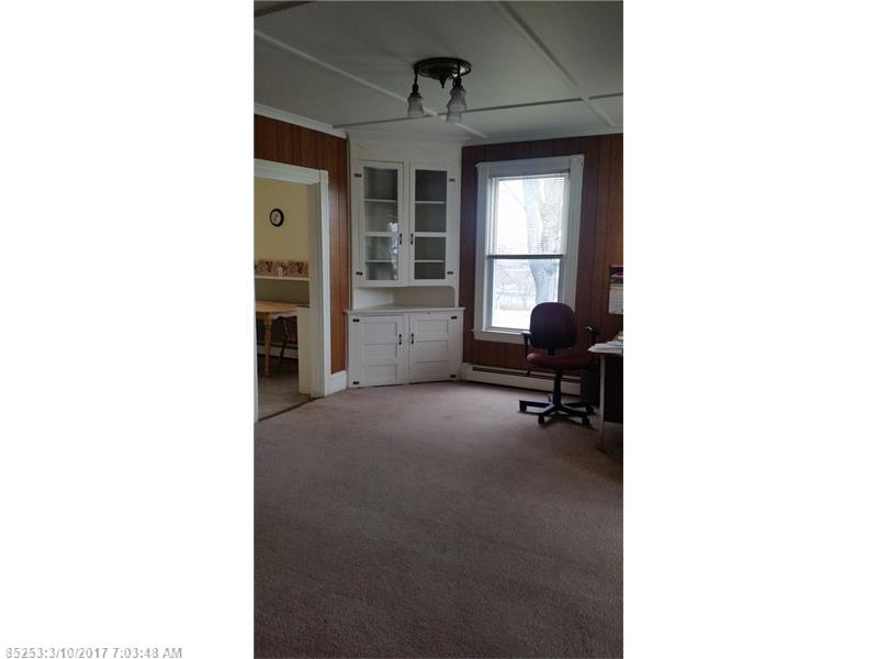 17 clinton AVE, Winslow, ME 04901