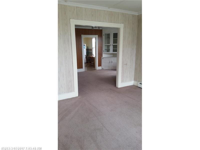 17 clinton AVE, Winslow, ME 04901