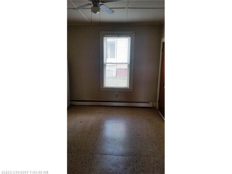 17 clinton AVE, Winslow, ME 04901