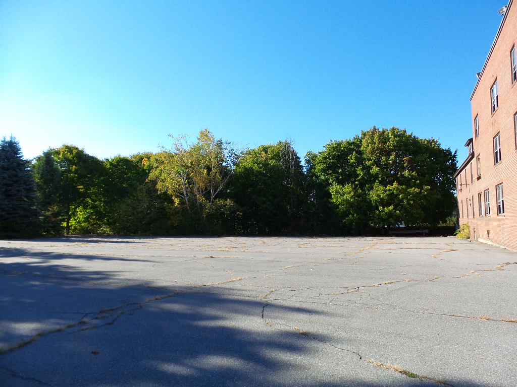 8 Highwood Street, Waterville, ME 04901