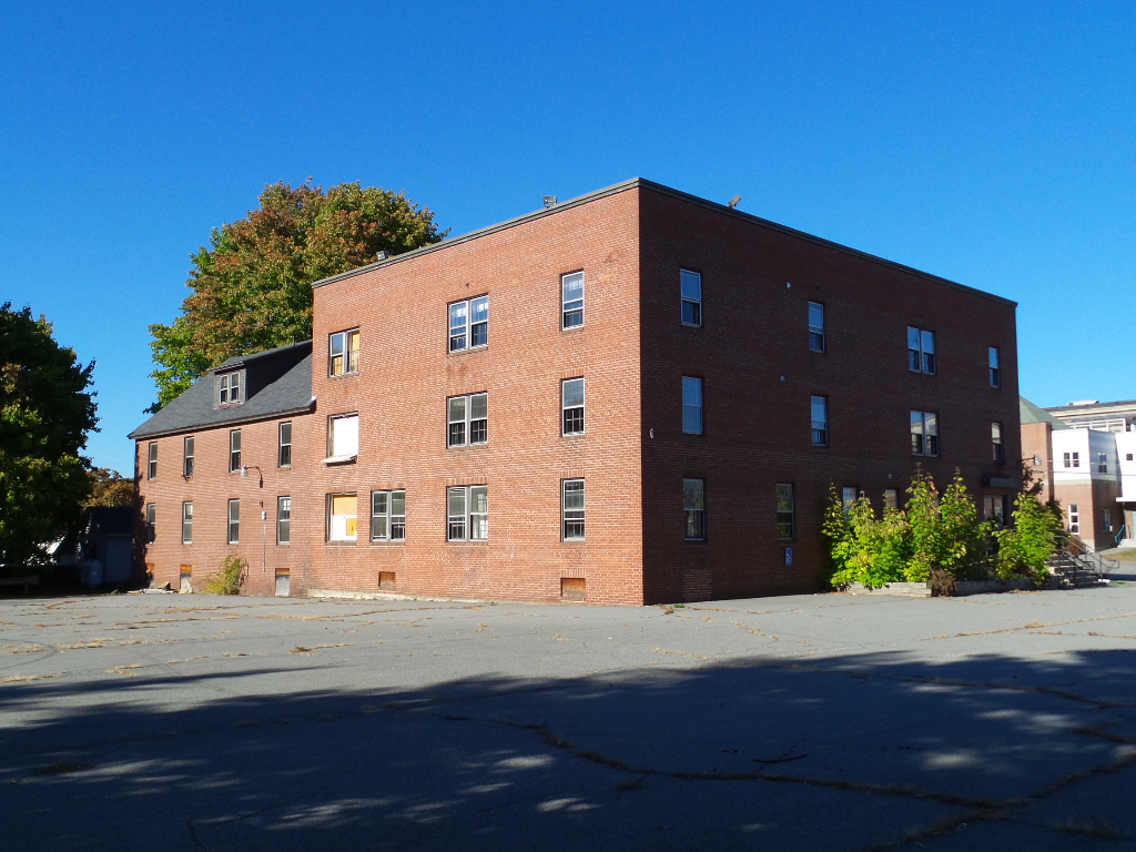 8 Highwood Street, Waterville, ME 04901