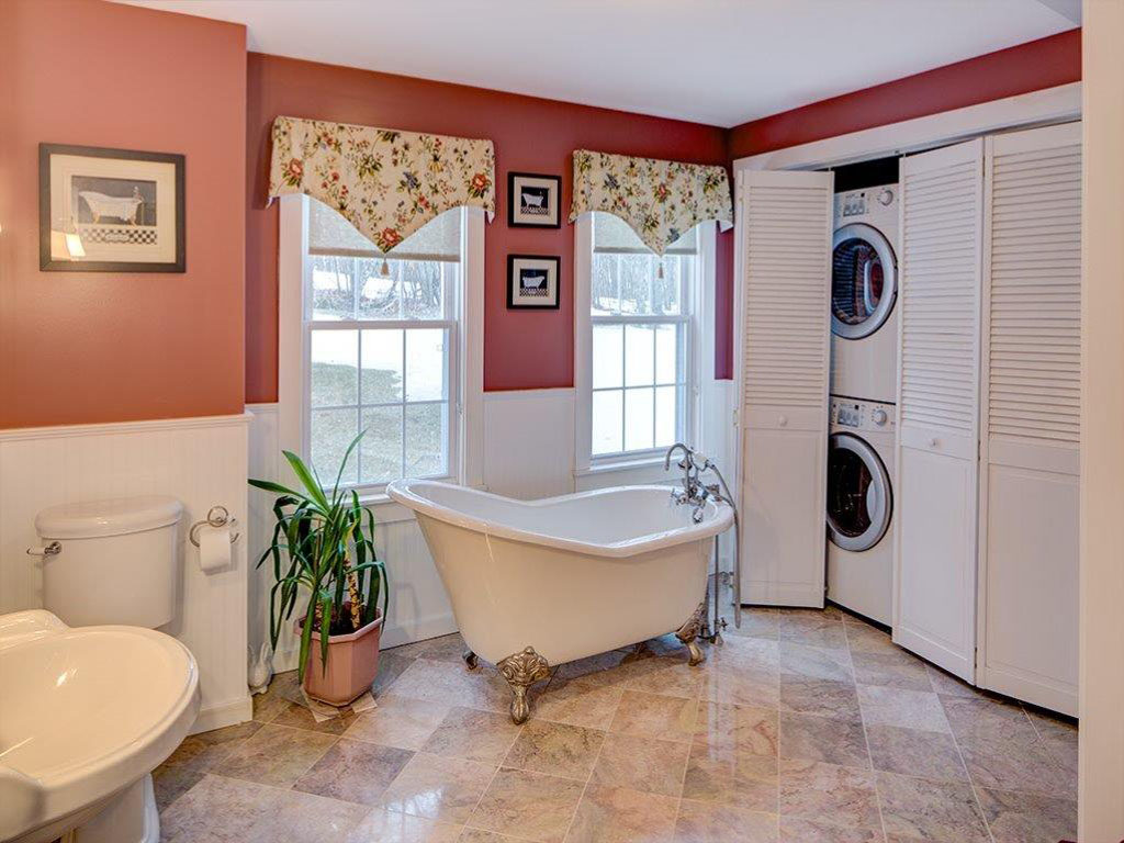 952 Garland Rd, Winslow, ME 04901