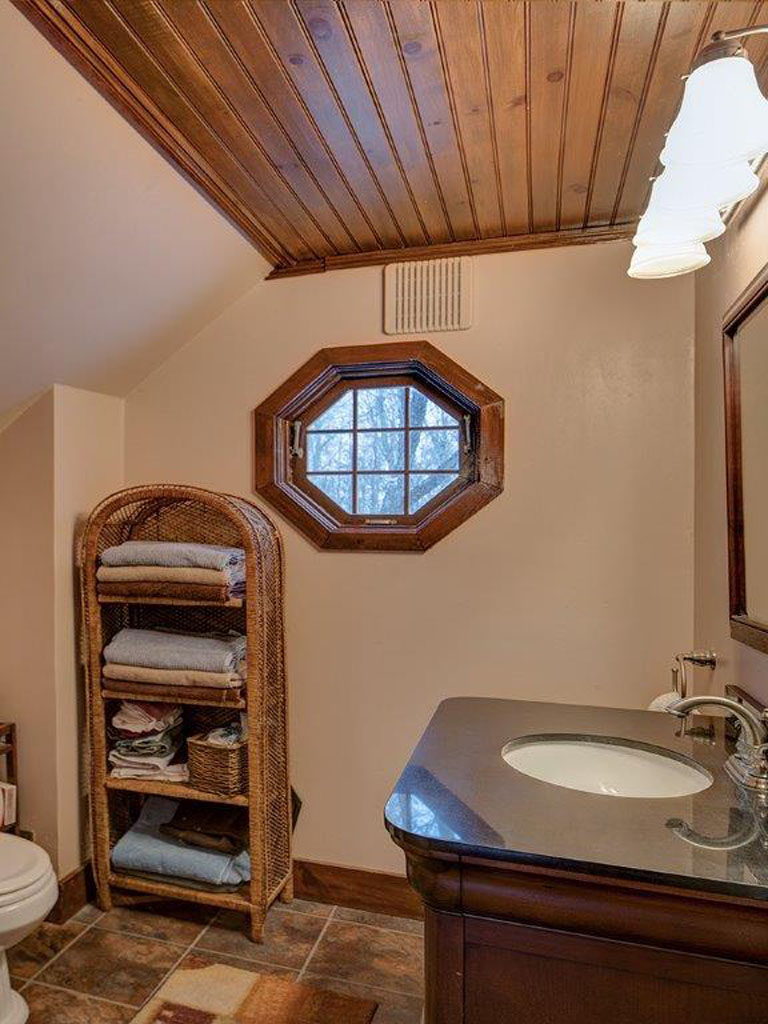 952 Garland Rd, Winslow, ME 04901