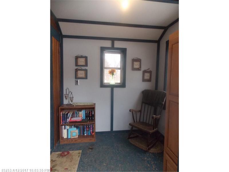 32 Lords Hill CIR, Athens, ME 04912