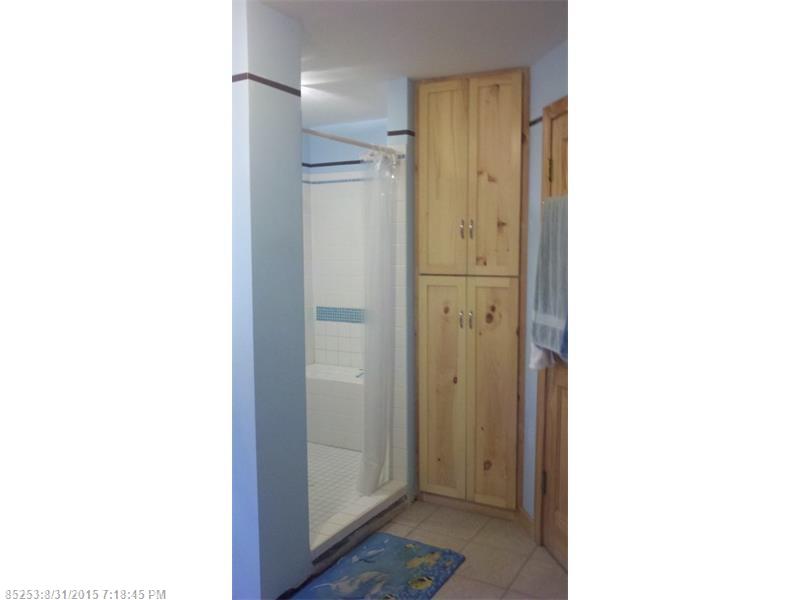 20 Off Grid WAY, Canaan, ME 04924