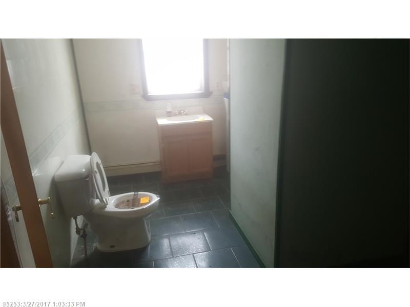 76 River RD, Detroit, ME 04929