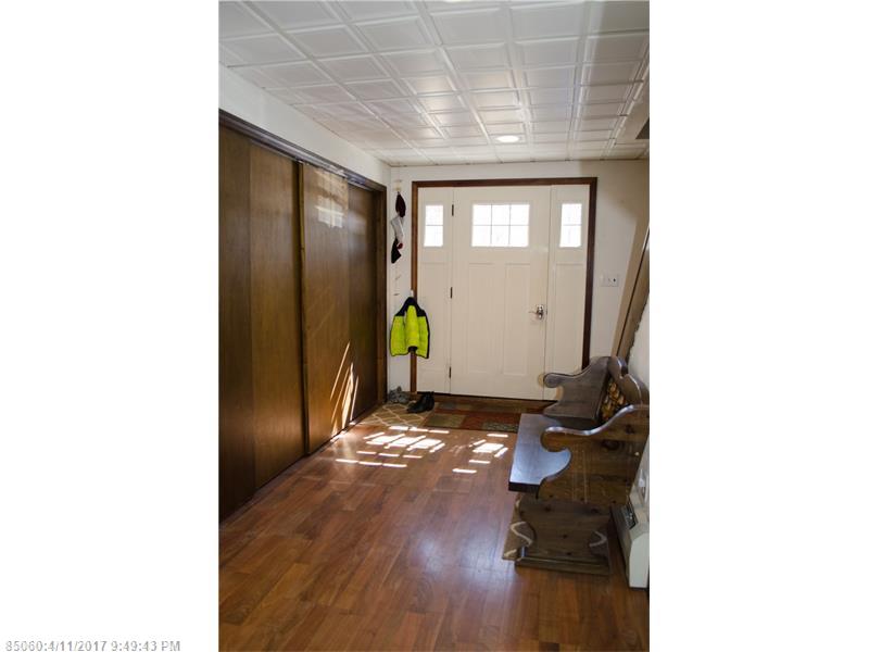 89 River RD, Detroit, ME 04929