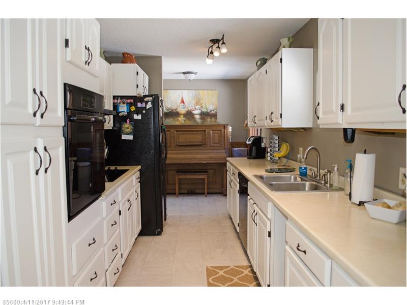 89 River RD, Detroit, ME 04929