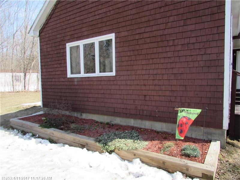 53 Charleston RD, Dexter, ME 04930