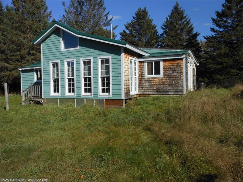 50 Goff RD, Dexter, ME 04930