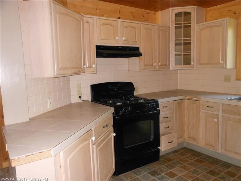 50 Goff RD, Dexter, ME 04930