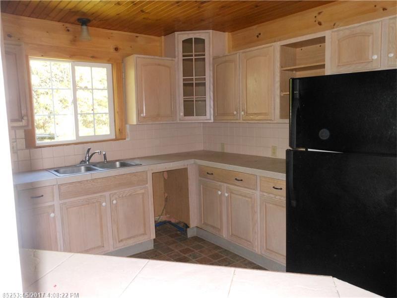 50 Goff RD, Dexter, ME 04930