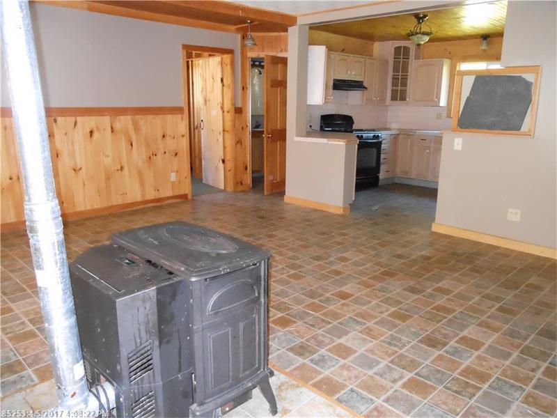 50 Goff RD, Dexter, ME 04930