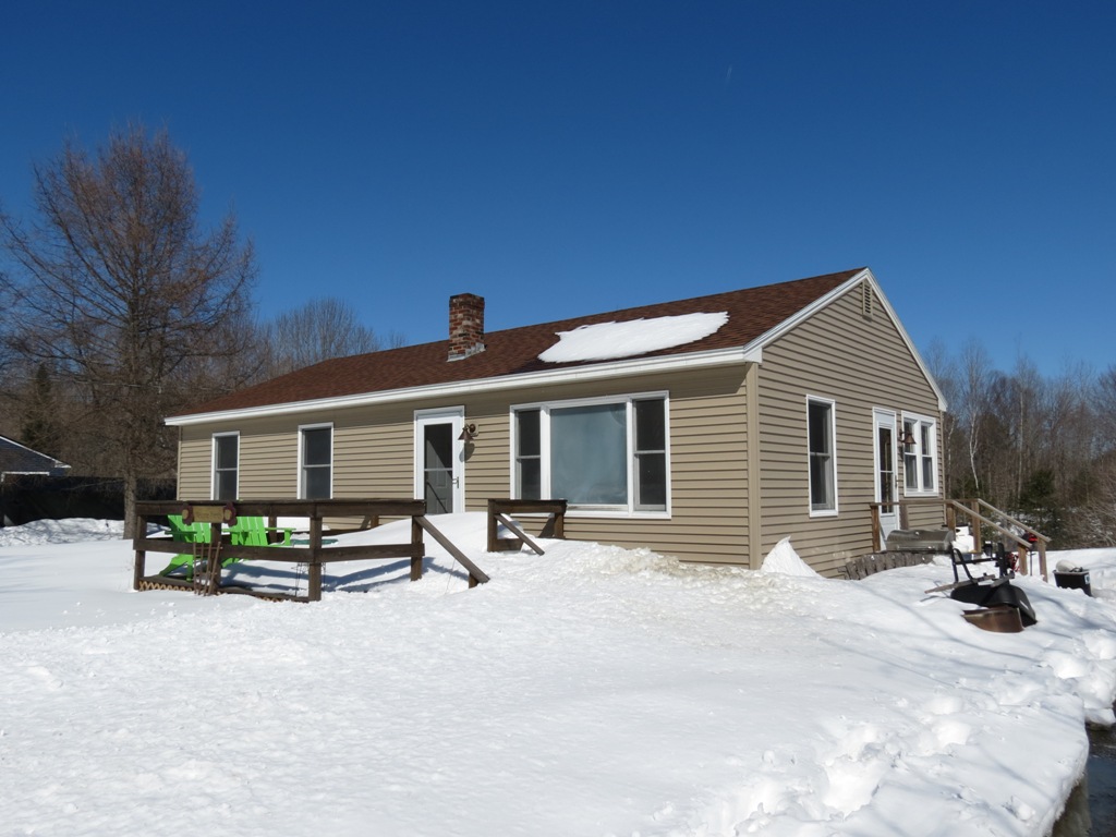 30 Back Road, Fairfield, ME 04937